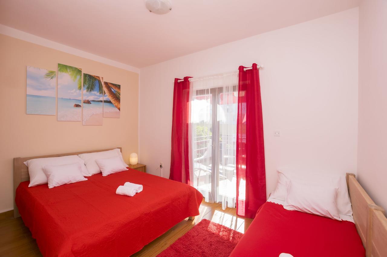 Apartments Katarina Pirovac Exterior photo